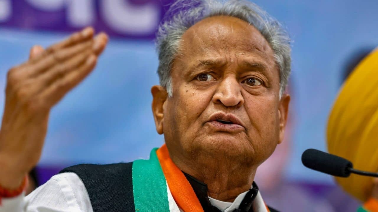 Ashok Gehlot: সিবিআই অফিসারদের নাম বলুন... রাহুলের মতো অমিত শাহকে জেরা করা হবে কি না, প্রশ্ন গেহলটের