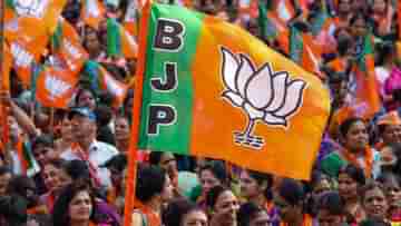 Bengal BJP: প্রচারে জোর বাড়াতে পঞ্চায়েত মহারণের আগেই নতুন গাড়ি-বাইক কিনল বিজেপি