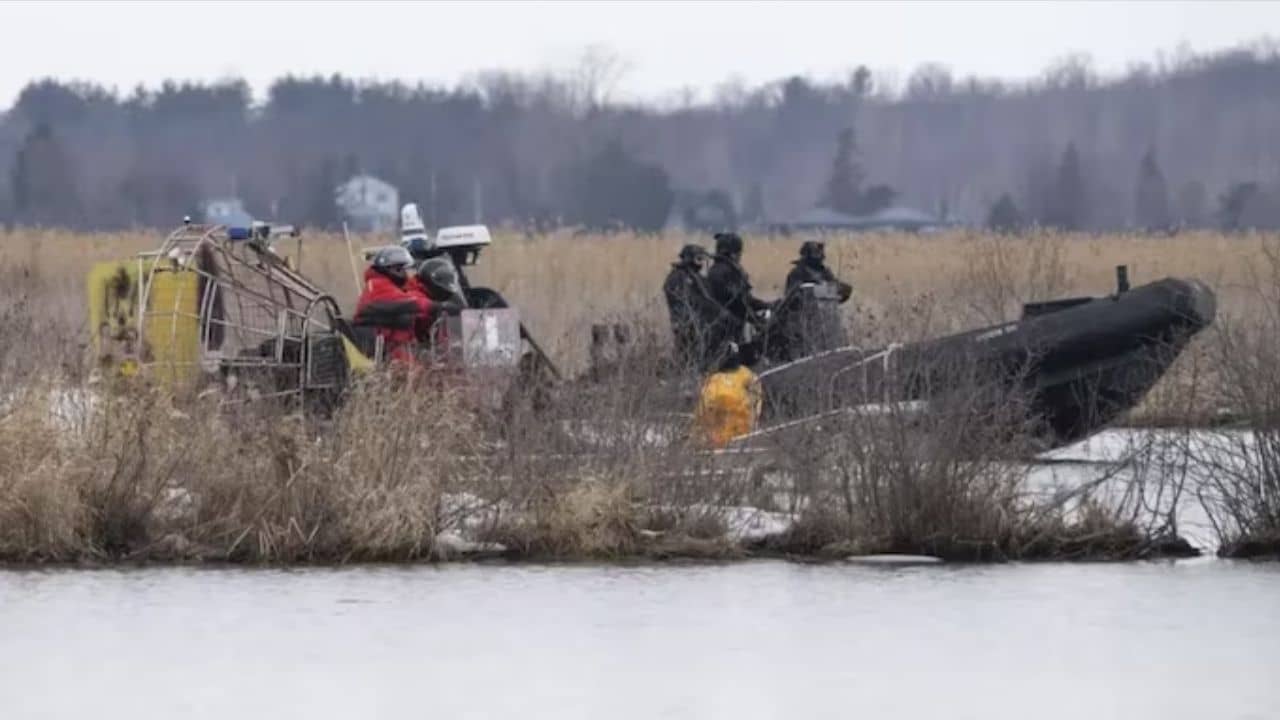Indian Origin Family Found Dead: নদী টপকে আমেরিকায় অনুপ্রবেশের চেষ্টা, নৌকাডুবিতে মৃত্য়ু ভারতীয় পরিবার সহ ৮ জনের