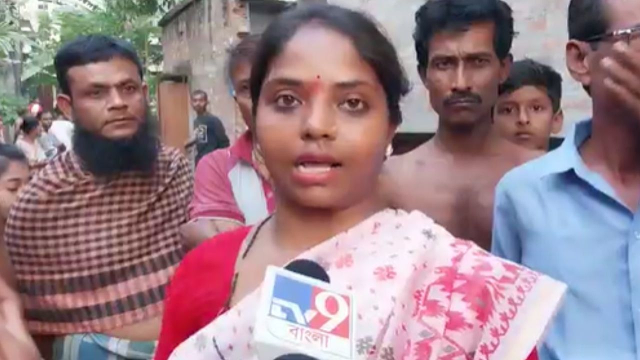 Crime: নীল ষষ্ঠীর উপোস, বাচ্চা এসে বলল বাইরে রক্ত... ঘর থেকে বেরোতেই ভয়ঙ্কর দৃশ্য দেখলেন মহিলা Crime: নীল ষষ্ঠীর উপোস, বাচ্চা এসে বলল বাইরে রক্ত... ঘর থেকে বেরোতেই ভয়ঙ্কর দৃশ্য দেখলেন মহিলা