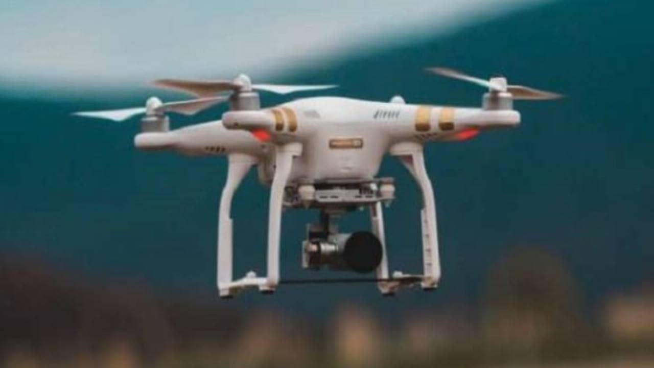 Pak Drone: নিয়ন্ত্রণ রেখায় পাক ড্রোন, গুলি করে নামালো সেনা, উদ্ধার প্রচুর অস্ত্র