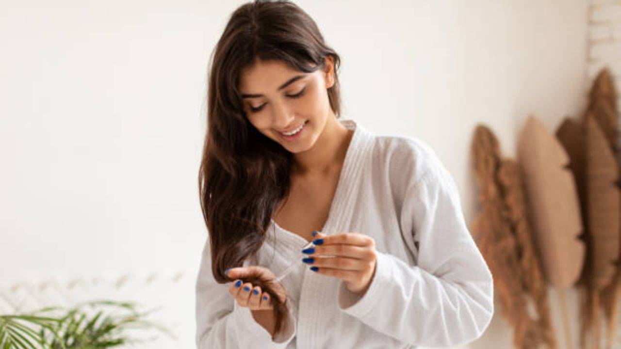 DIY Hair Serum: খরচ বাঁচিয়ে বাড়িতে বানিয়ে নিন হেয়ার সিরাম, চুলে থাকবে না কোনও তেলতেলে ভাব