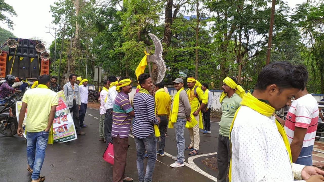 Kurmi Movement: আরও একবার, ফের রাস্তা রুখে আন্দোলনে বসল কুড়মি সমাজ