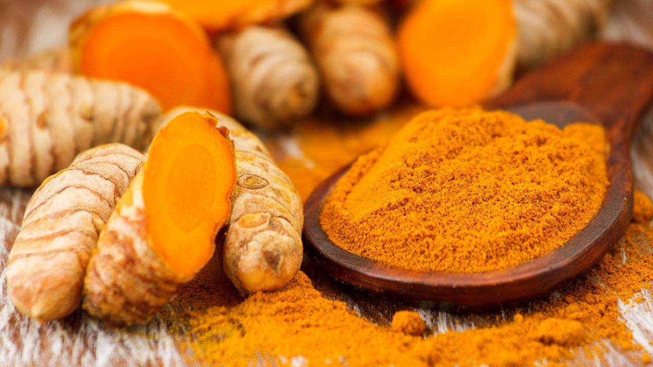 Turmeric Astro Tips: এক চিমটে হলুদেই বদলে যেতে পারে আপনার ভাগ্য! দূর হবে বৃহস্পতির দোষও