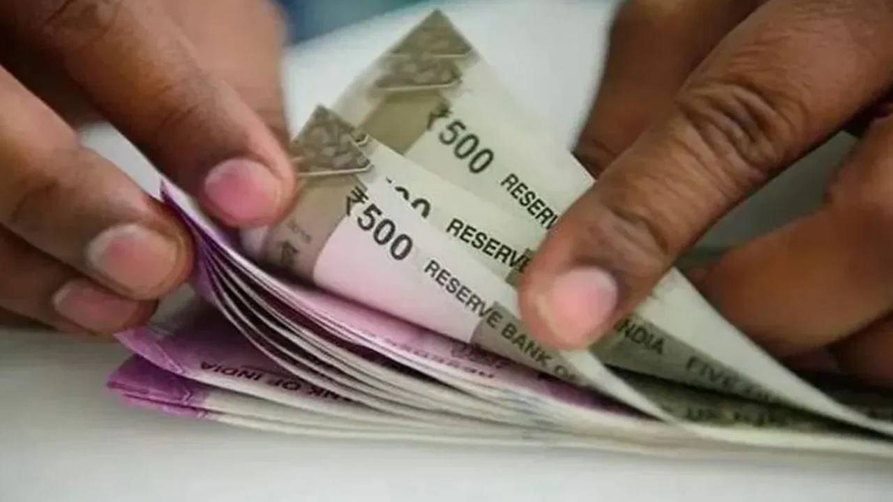 Small Savings Scheme: স্বল্প সঞ্চয় স্কিমে বিনিয়োগ করবেন? এই সব নথি জমা দেওয়া বাধ্যতামূলক