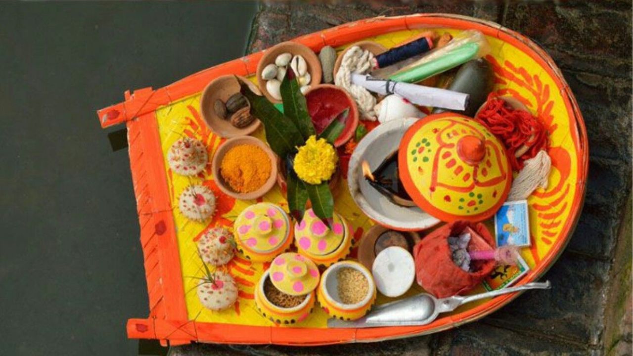 এবার অক্ষয় তৃতীয়ায়, বিবাহের তাৎপর্য, গুরু তারা নির্ধারণ করা হয়েছে, তাই এবার এ দিনে কোনও বিবাহ হবে না। কুণ্ডলীতে বৃহস্পতির অবস্থান ভুল হলে বিবাহে সমস্যা দেখা দেয় তাতেও রয়েছে সমাধান।