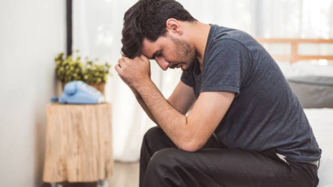 যাঁরা সারাক্ষণ মানসিক চাপে থাকেন, ঠিকঠাক খাওয়া-দাওয়া করেন না, রাতে ঠিকমতো ঘুম হয় না, তাঁদের মধ্যে বন্ধ্যাত্বের ঝুঁকি বেশি। অ্যানজাইটি, মানসিক চাপ কমাতে না পারলে আপনার জীবন উন্নত হবে না। এক্ষেত্রেও নিয়মিত শরীরচর্চা করা জরুরি। 