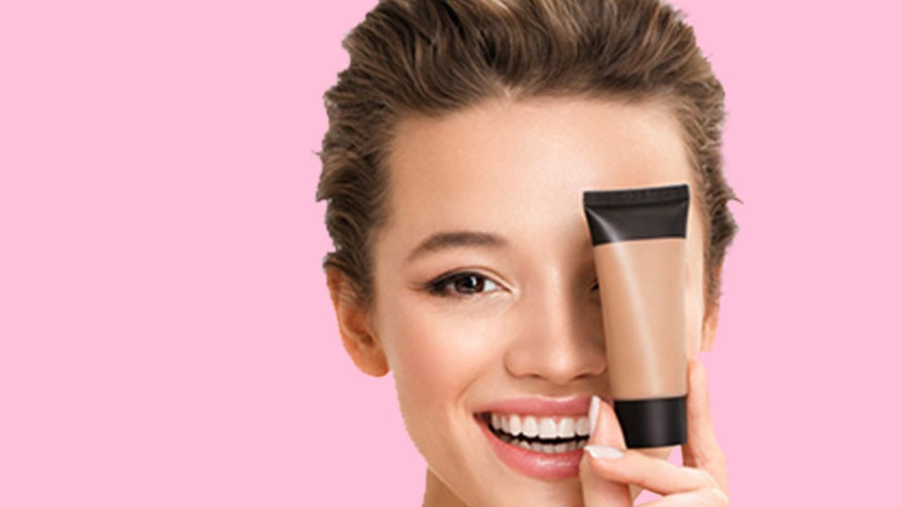 SPF Foundation Benefits ব্রণর সমস্যার জন্য় মেকআপ করতে পারেন না