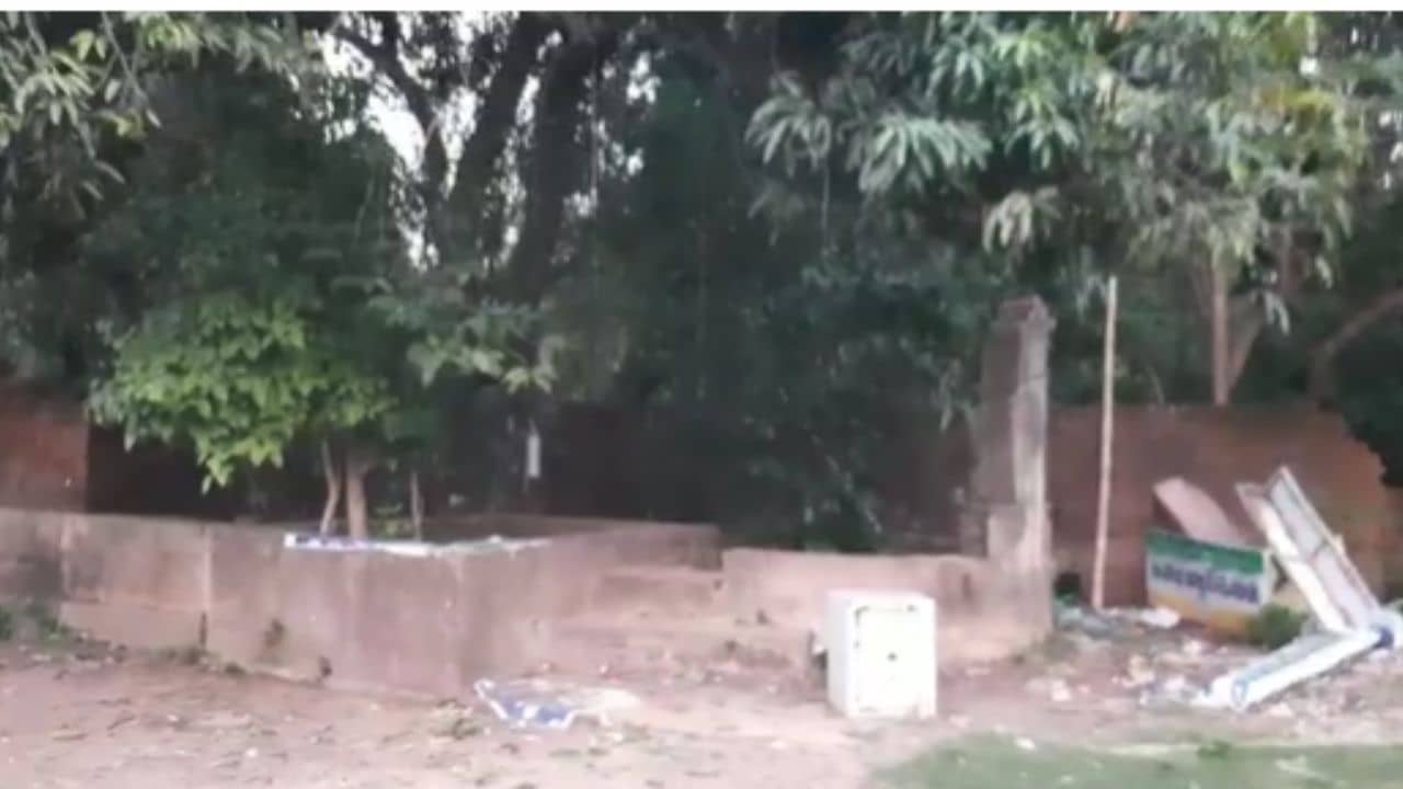 Bankura: আম পাড়তে গিয়ে গাছ থেকে সোজা ৬০ ফুট গভীর কুয়োতে ২ যুবক