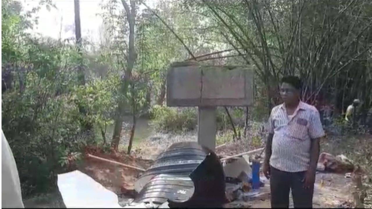 Bankura: হাত ধুতে এসেছিলাম, এক অদ্ভুত শব্দ শুনি, বাঁকুড়ায় হাজার লিটারের জলের ট্যাঙ্কের নাম শুনলেই ছ্যাঁৎ করে উঠছে বুক!