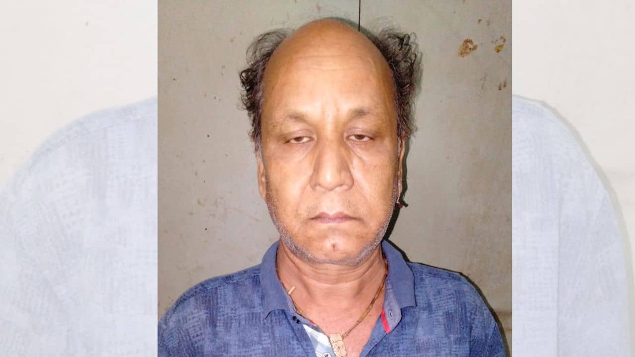 Basirhat Fraud Case: এই বাজারেও প্রাথমিক শিক্ষক পদে  চাকরি দেওয়ার নামে টাকা তুলেছিলেন, ফল হাতেনাতে...