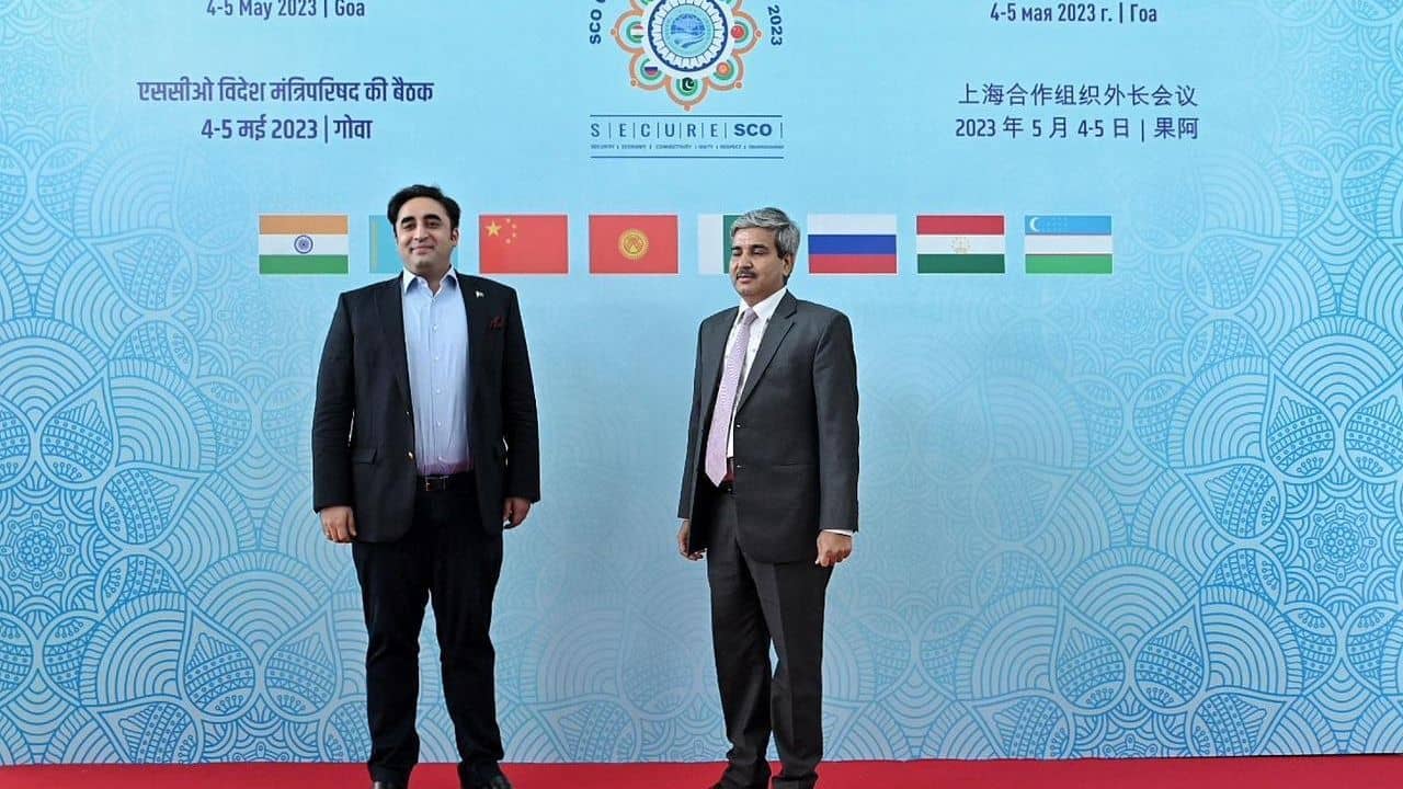 SCO Meet: ইতিবাচক আলোচনার দিকে তাকিয়ে, ভারতে এলেন পাক বিদেশমন্ত্রী