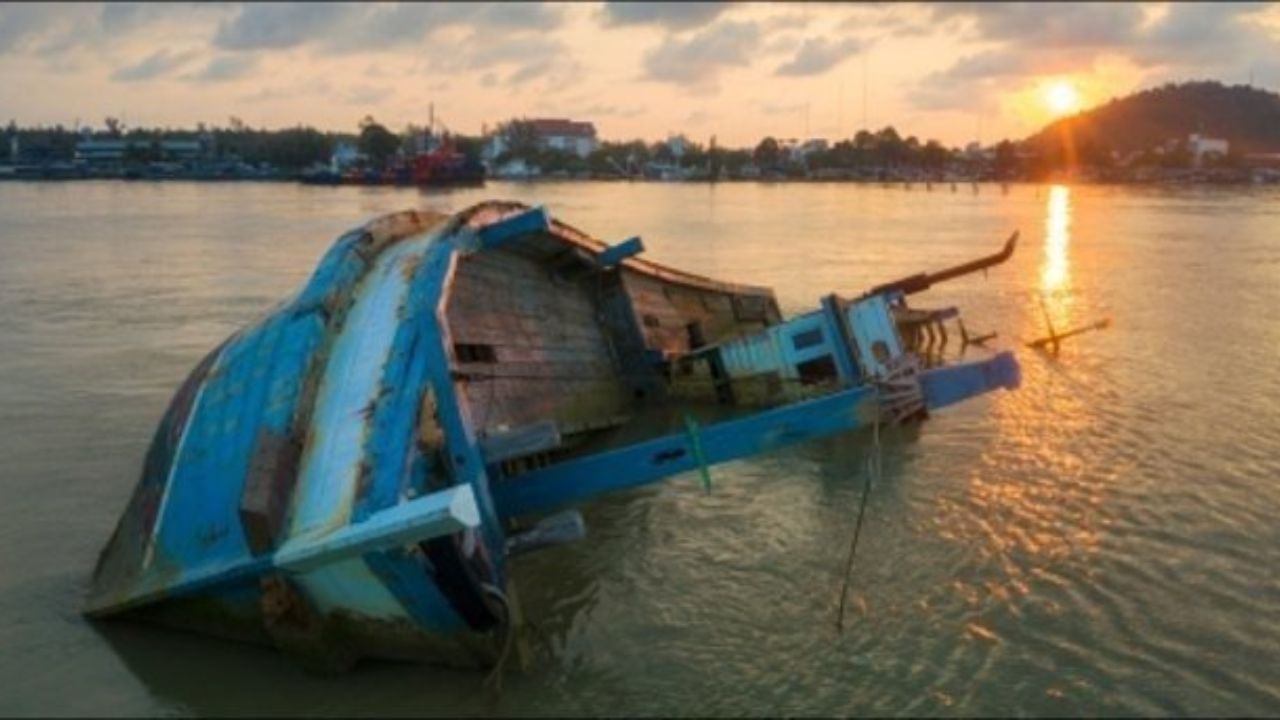 Boat Capsizes: কেরলে হাউসবোট ডুবে মৃত অন্তত ১৫, শোকপ্রকাশ বাংলার রাজ্যপালের, ক্ষতিপূরণ ঘোষণা মোদীর