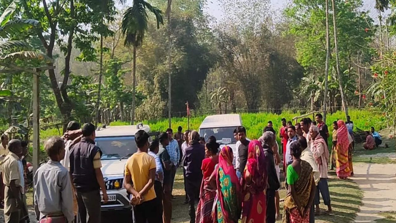 Cooch Behar Murder: সুপারি গাছ কাটা নিয়ে বিবাদ, কাকার গলাতেই কুড়োল বসাল ভাইপো