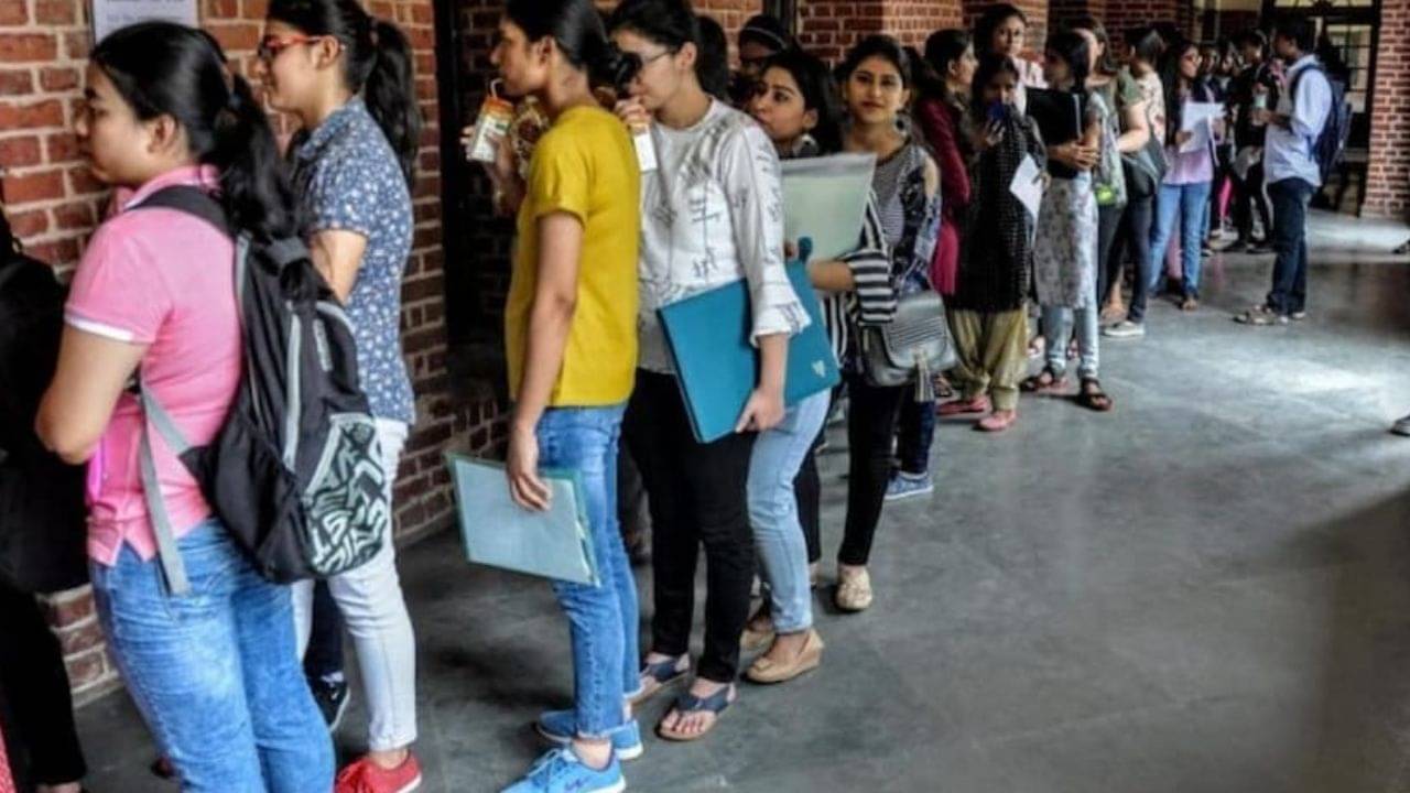 Graduation Course: এবার ৪ বছরে স্নাতক হবেন পড়ুুয়ারা, বড় সিদ্ধান্ত রাজ্য শিক্ষা দফতরের