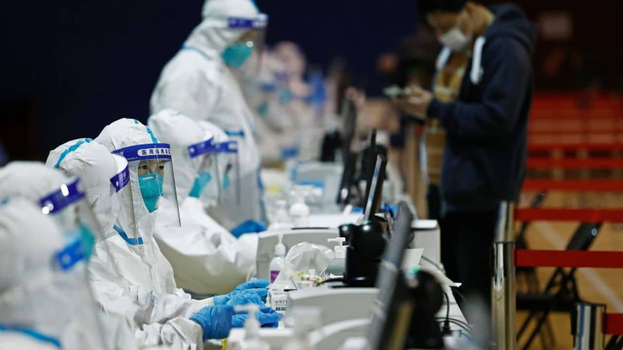 Covid in China: সপ্তাহে সাড়ে ৬ কোটি ছুঁতে পারে করোনা সংক্রমণ! চিনে শুরু XBB-র দাপাদাপি