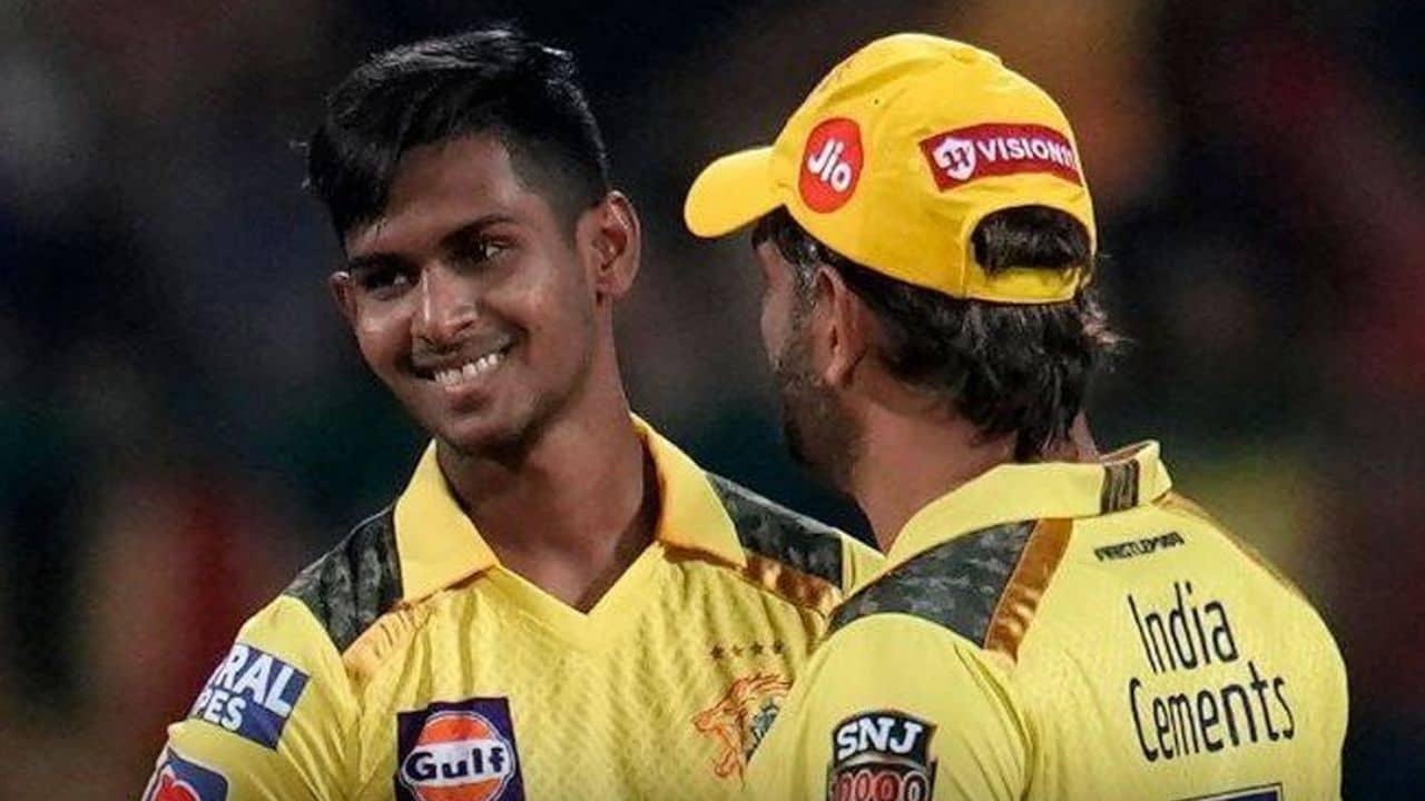 Dhoni to Pathirana: বেবি মালিঙ্গাকে টেস্ট ক্রিকেট না খেলার পরামর্শ ধোনির!