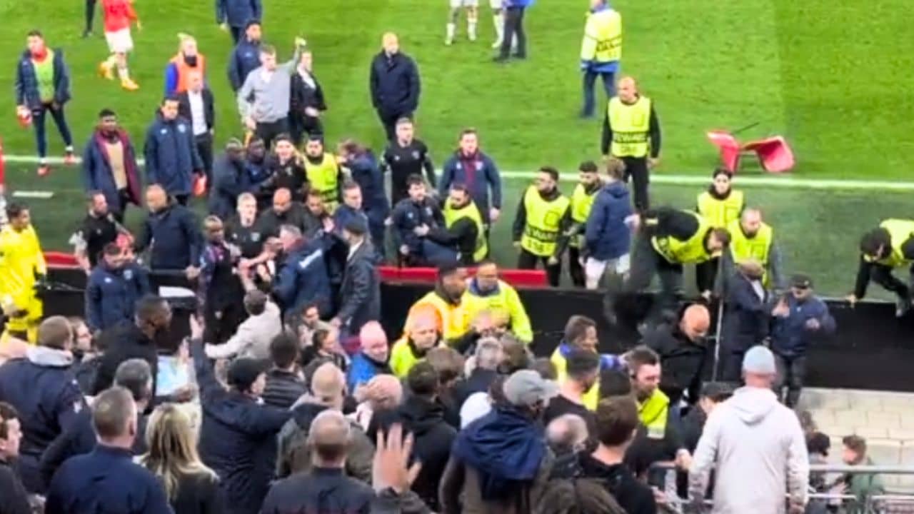 Europa Conference League : লজ্জা! হেরে বিপক্ষ টিমের ফুটবলারদের পরিবারের উপর চড়াও ভক্তরা!