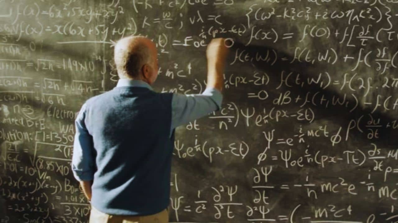 Recruitment Scam: ভুয়ো সার্টিফিকেট দেখিয়ে বাগিয়ে ছিলেন সরকারি চাকরি, ২৬ বছরের বেতন ফেরতের নির্দেশ শিক্ষককে