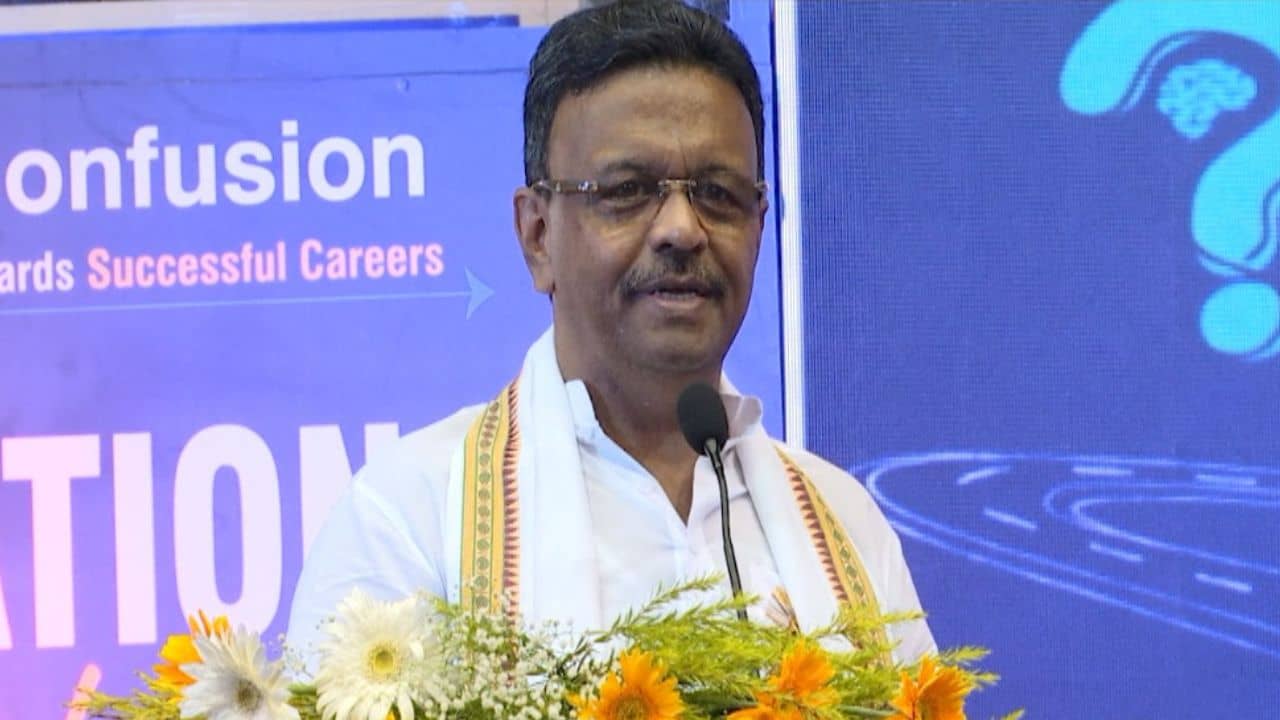 Firhad Hakim: একটা সময় আমাদের সকলের কাছে বাড়ি-গাড়ি থাকবে..., হঠাৎ কেন এমন বললেন ফিরহাদ?