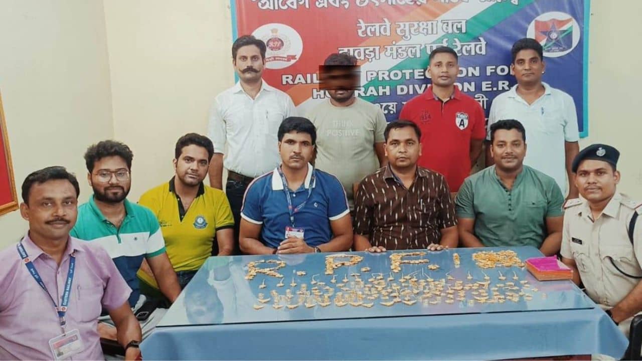 Gold Jewelry Seized: হাওড়া স্টেশনে বাজেয়াপ্ত ৫০ লাখ টাকার সোনার গয়না!