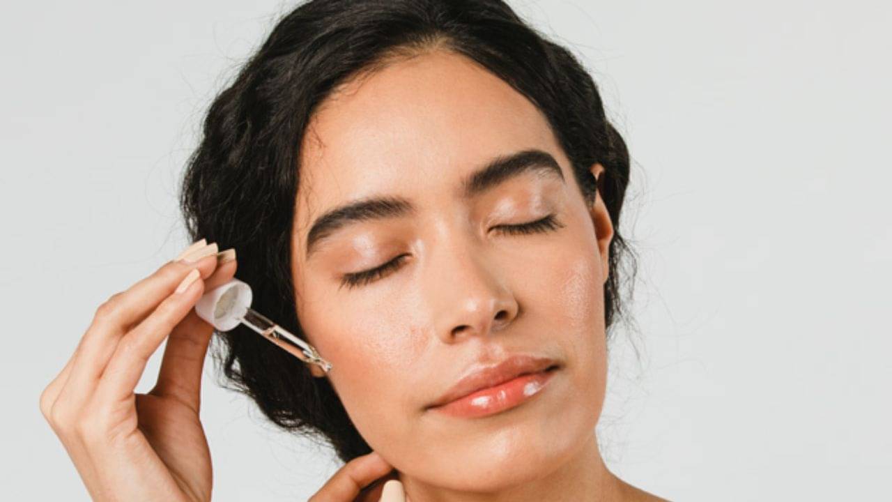 Hyaluronic Acid: রোদে পুড়ে ত্বকের দফারফা? স্য়ানবার্ন থেকে বাঁচুন এই বিশেষ অ্য়াসিডের গুণে