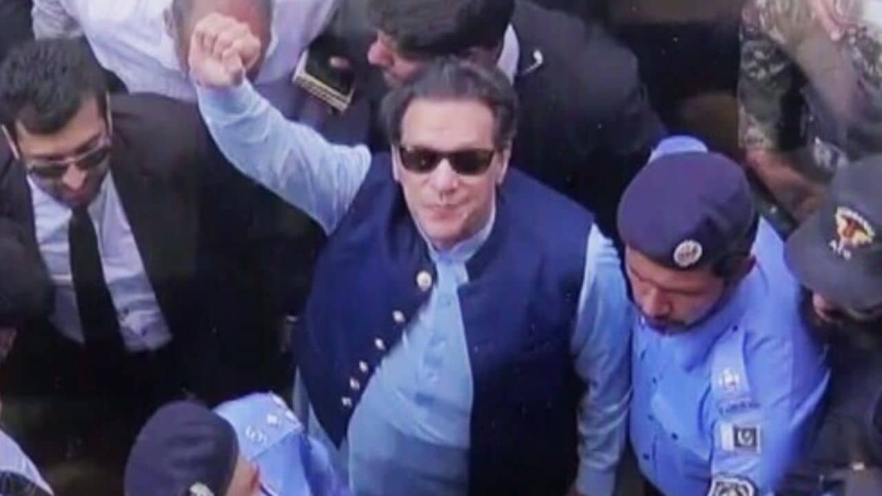 Imran Khan: আল কাদির ট্রাস্ট মামলায় জামিন পেলেন প্রাক্তন পাক প্রধানমন্ত্রী ইমরান খান