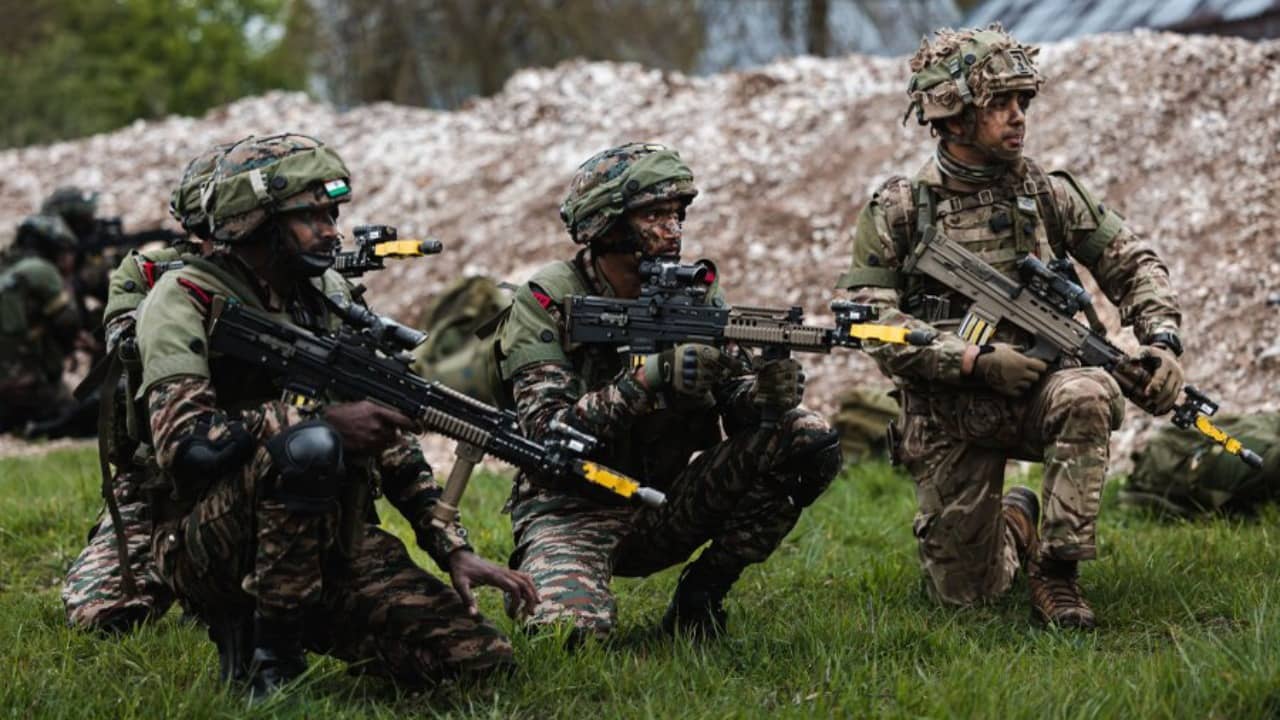 Defence ministry: দেশীয় অস্ত্রেই আস্থা, আমদানি নিষিদ্ধ আরও ৯২৮ সামরিক সাজ-সরঞ্জাম