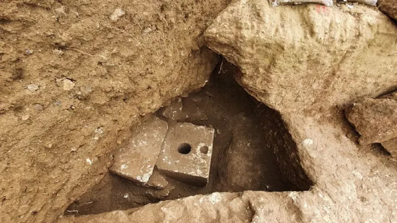 2500 Year Old Toilet: ইজ়রায়েলে 2,500 বছরের পুরনো শৌচাগারের সন্ধান, আমাশয় নিয়ে বড় রহস্যের কিনারা 2500 Year Old Toilet: ইজ়রায়েলে 2,500 বছরের পুরনো শৌচাগারের সন্ধান, আমাশয় নিয়ে বড় রহস্যের কিনারা