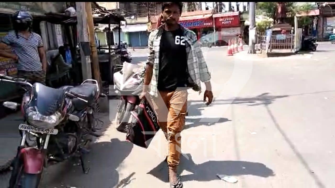 Kaliaganj: শবদেহের জন্য অ্যাম্বুলেন্স হাসপাতাল দেয় না, এটি পুরসভার দায়িত্ব: স্বাস্থ্যসচিব