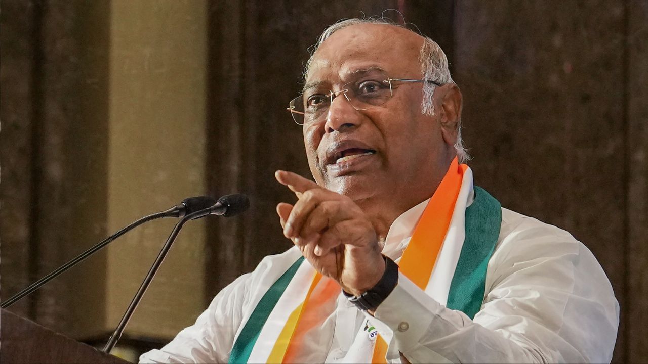 Mallikarjun Kharge: বিজেপির সুর এবার খাড়্গের গলাতেও, ফল প্রকাশের আগেই জেডিএসের সঙ্গে জোটের কথা অস্বীকার