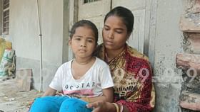 Kolaghat: স্বামীকে ফিরে পেতে ৩৬ ঘণ্টা ধরে ধরনায় স্ত্রী Kolaghat: স্বামীকে ফিরে পেতে ৩৬ ঘণ্টা ধরে ধরনায় স্ত্রী