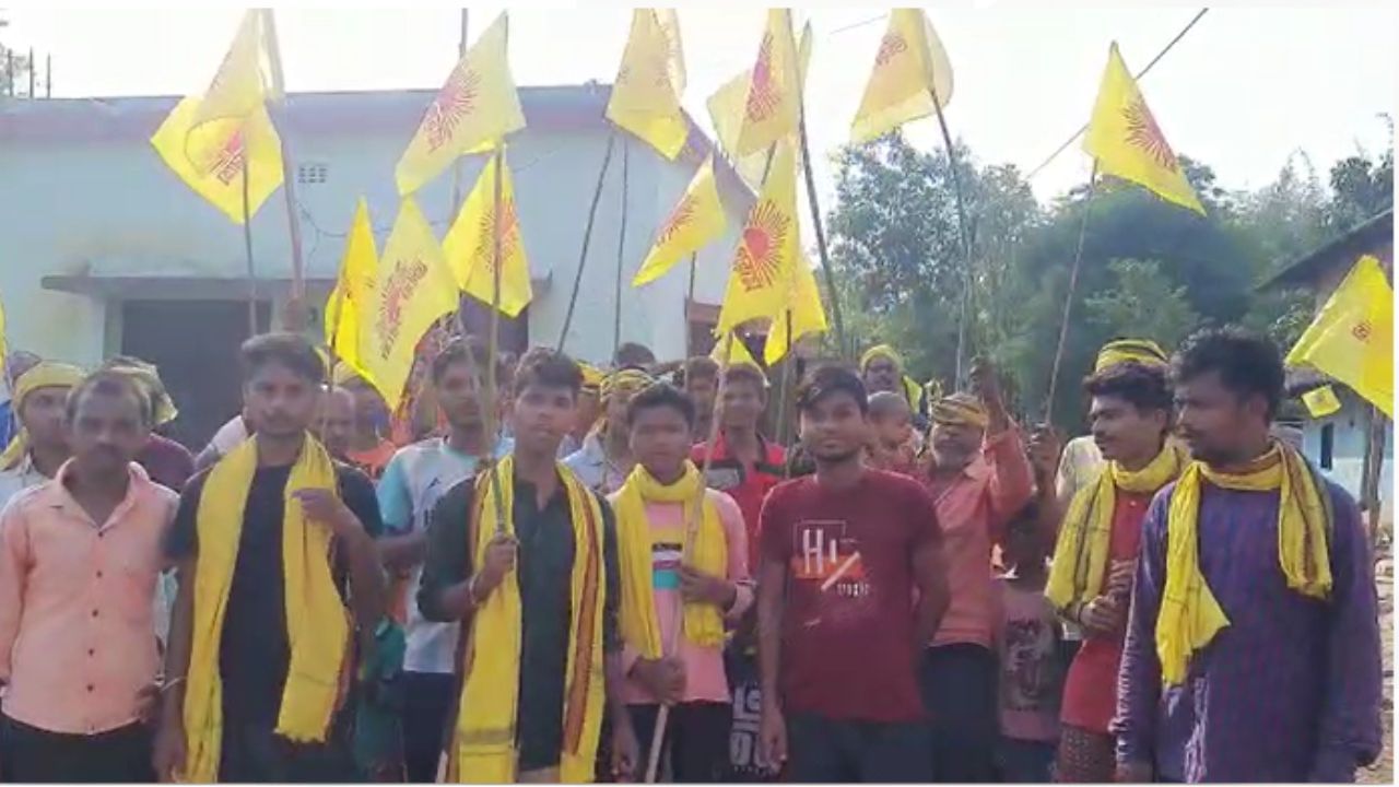 Kurmi Movement: রাকেশ মাহাত-সহ ৮ জনের গ্রেফতারির প্রতিবাদে এখনও রুদ্ধ জঙ্গলমহল