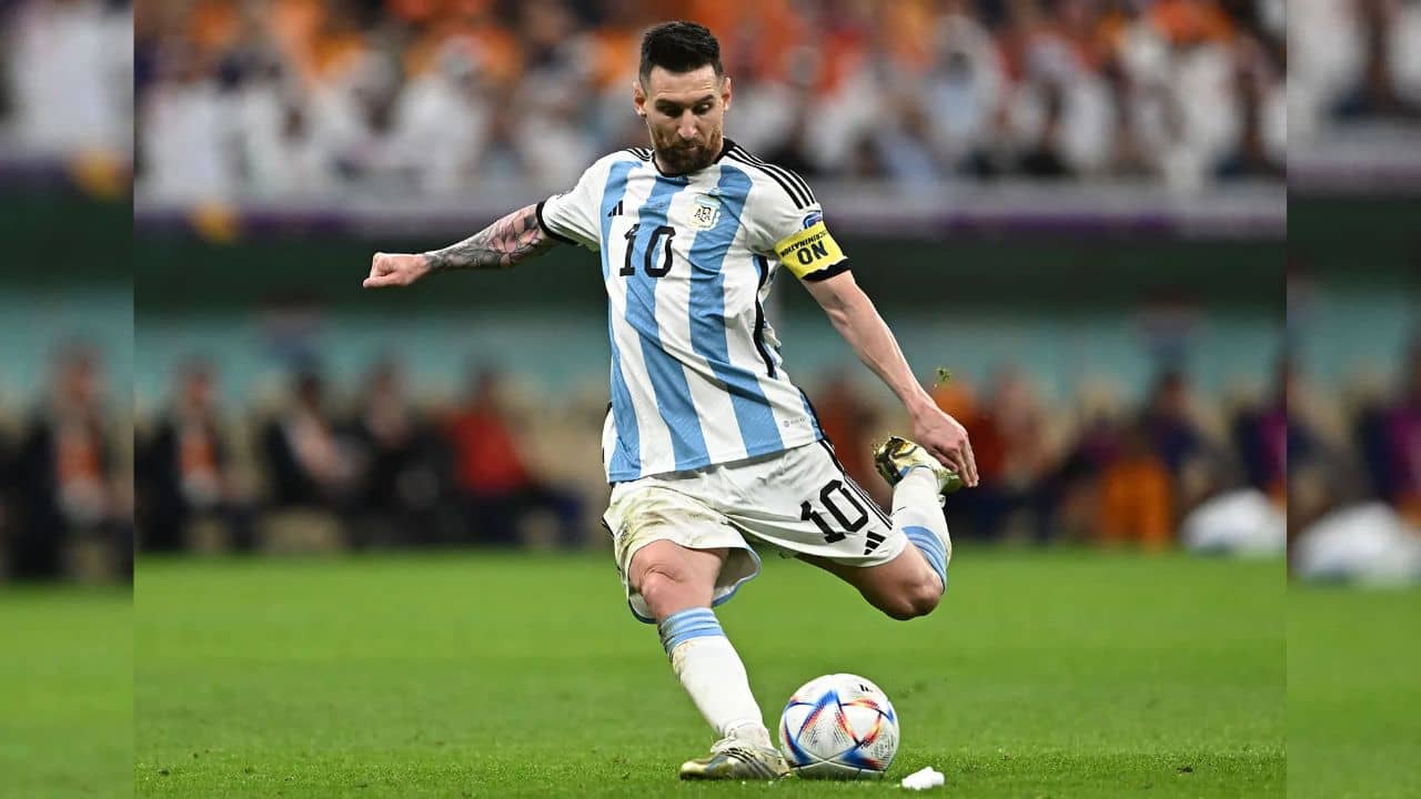Lionel Messi: বার্সা জল্পনার মাঝেই জন্মদিনে ছেলেবেলার ক্লাবে ফিরছেন মেসি