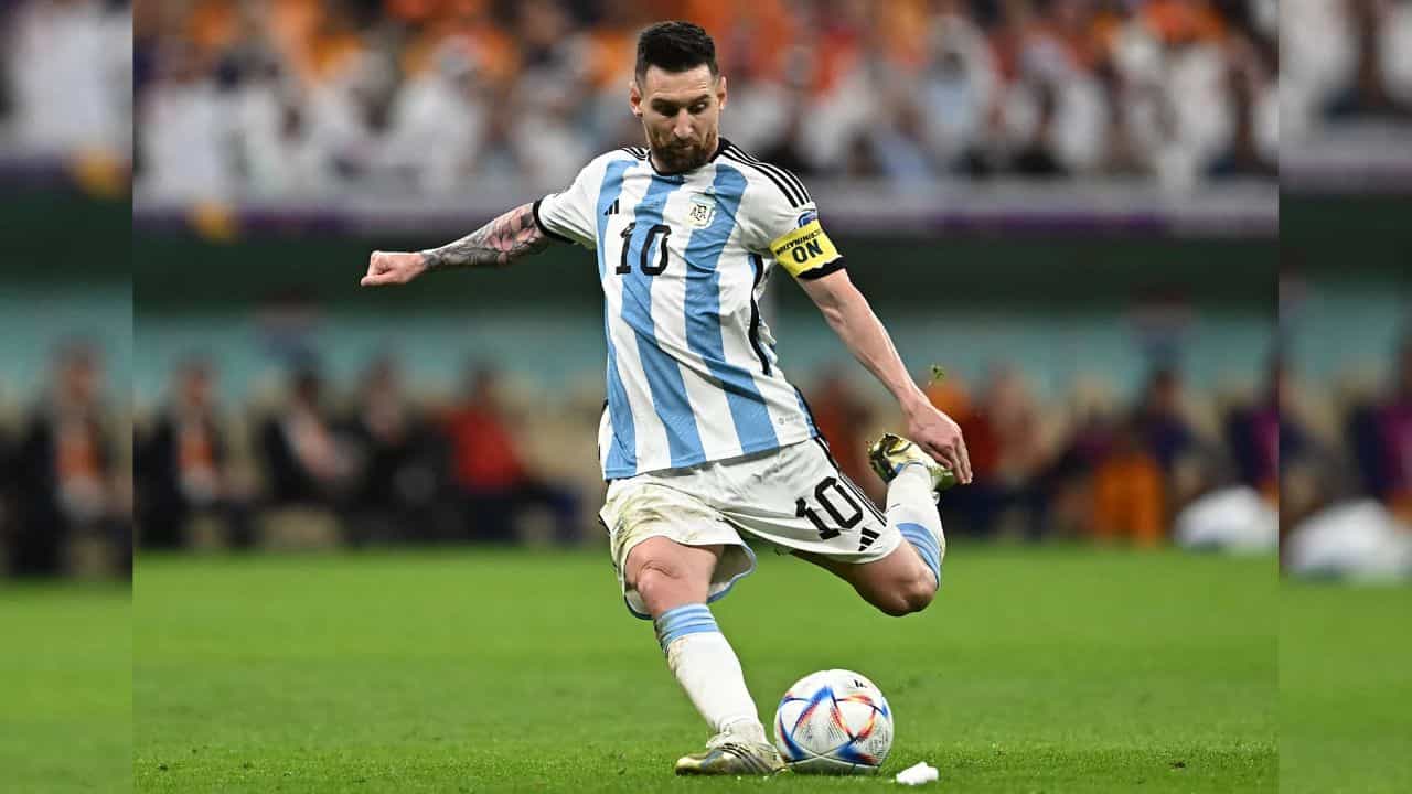 Lionel Messi: বার্সা জল্পনার মাঝেই জন্মদিনে ছেলেবেলার ক্লাবে ফিরছেন মেসি Lionel Messi: বার্সা জল্পনার মাঝেই জন্মদিনে ছেলেবেলার ক্লাবে ফিরছেন মেসি