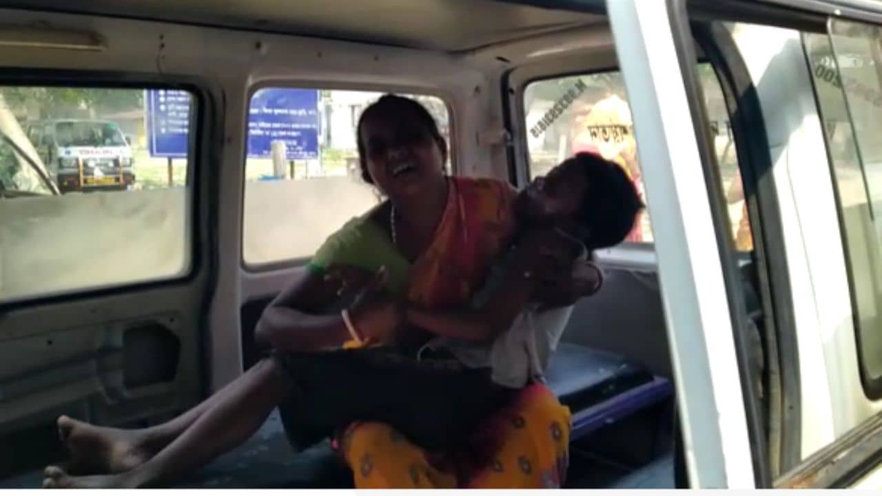 Maldah Bomb Blast: বাড়ির সামনেই খেলছিল, আচমকাই বিস্ফোরণ, মালদায় ঝলসে গেল নাবালকের মুখ