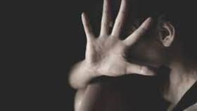 Molestation: ঘুমন্ত নাবালিকাকে শ্লীলতাহানির চেষ্টার অভিযোগ, প্রতিবাদ করতেই পরিবারের সদস্যদের বেধড়ক মার Molestation: ঘুমন্ত নাবালিকাকে শ্লীলতাহানির চেষ্টার অভিযোগ, প্রতিবাদ করতেই পরিবারের সদস্যদের বেধড়ক মার