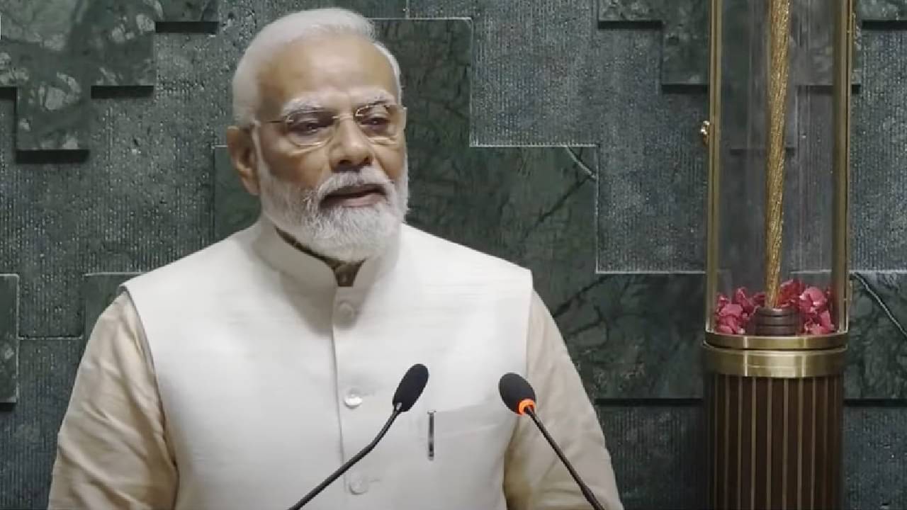 New Parliament: কয়েকশো বছরের ঔপনিবেশিক মানসিকতার অবসান, নয়া সংসদে প্রথম ভাষণে আর কী বললেন মোদী