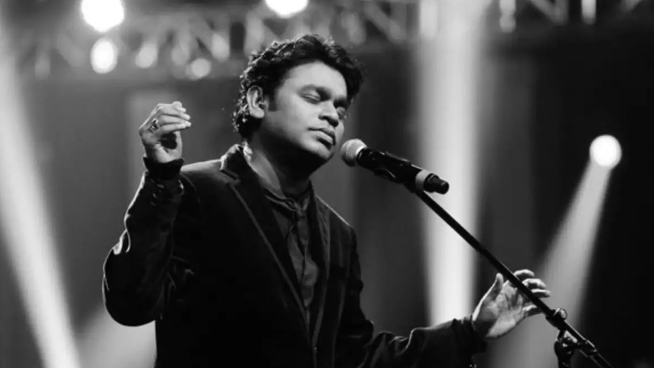 A.R. Rahman Concert: এ.আর রহমানের কনসার্টে এ কী কাণ্ড? স্টেজে উঠে পুলিশ থামাল গান