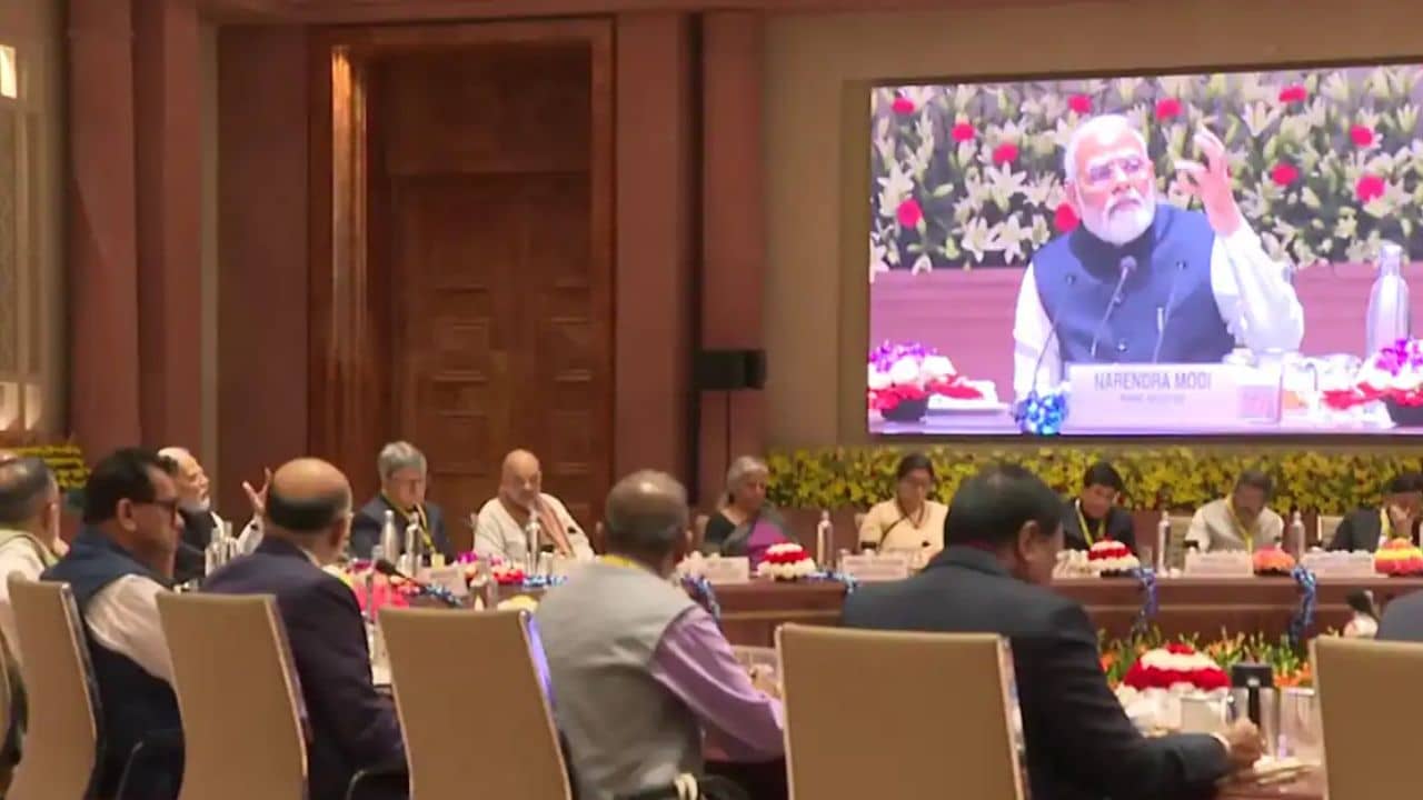 PM Narendra Modi: কেন্দ্র ও রাজ্যগুলির টিম ইন্ডিয়া হিসাবে কাজ করা উচিত, নীতি আয়োগের বৈঠকে বার্তা মোদীর