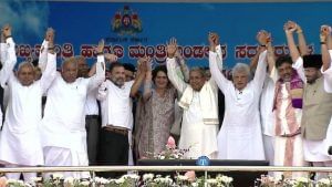 Karnataka Opposition Show of Unity: শপথ গ্রহণের মঞ্চ থেকেই ঐক্যের বার্তা বিরোধী দলগুলির, কংগ্রেসের দাক্ষিণাত্য জয়েই এল সাফল্য? 