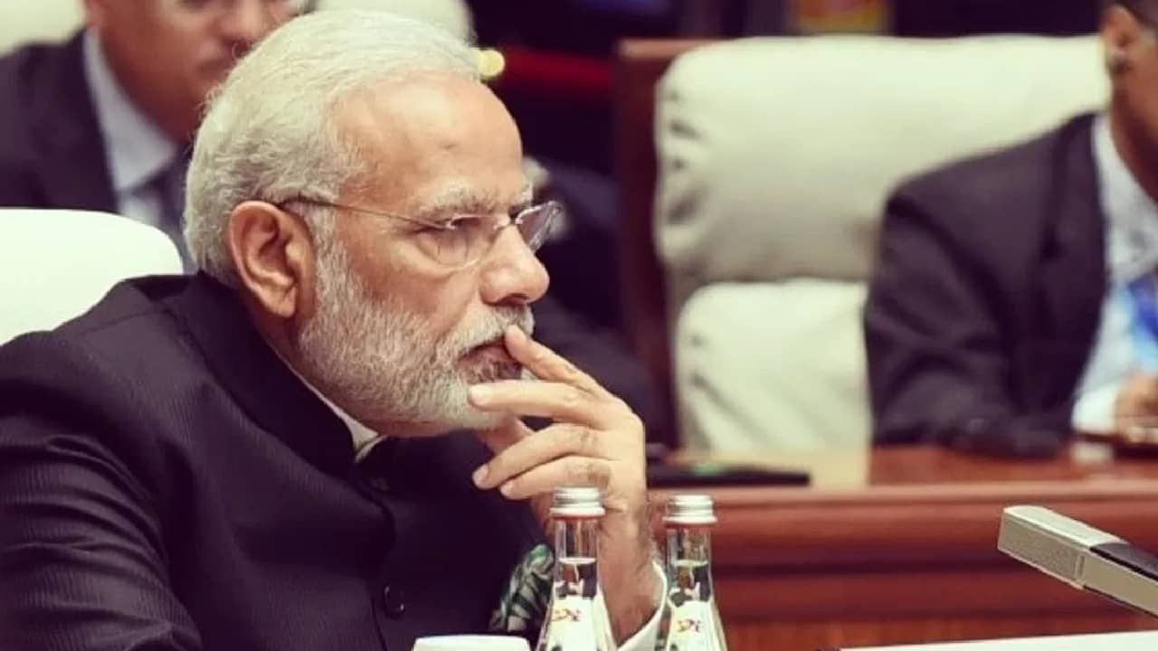 Modi@9: আধুনিকতা এবং ঐতিহ্যের মেলবন্ধন, অতীতকে অক্ষত রেখেই ভারতকে এগিয়ে নিয়ে যাচ্ছেন প্রধানমন্ত্রী মোদী