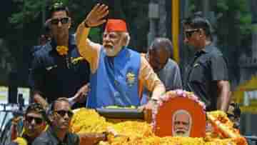 PM Modi Roadshow: শেষবেলায় মোদী স্লোগান ও পুষ্পবৃষ্টির মধ্যেই ১০ কিমি রোড শো মোদীর