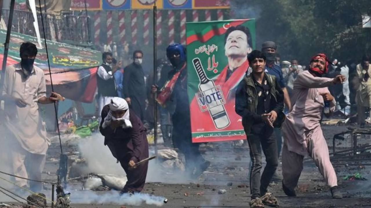 Pakistan Violence: হিংসা ছড়ানোর অভিযোগে ৫৪০ নেতা-সহ ইমরানের দলের প্রায় ২৮০০ কর্মী গ্রেফতার