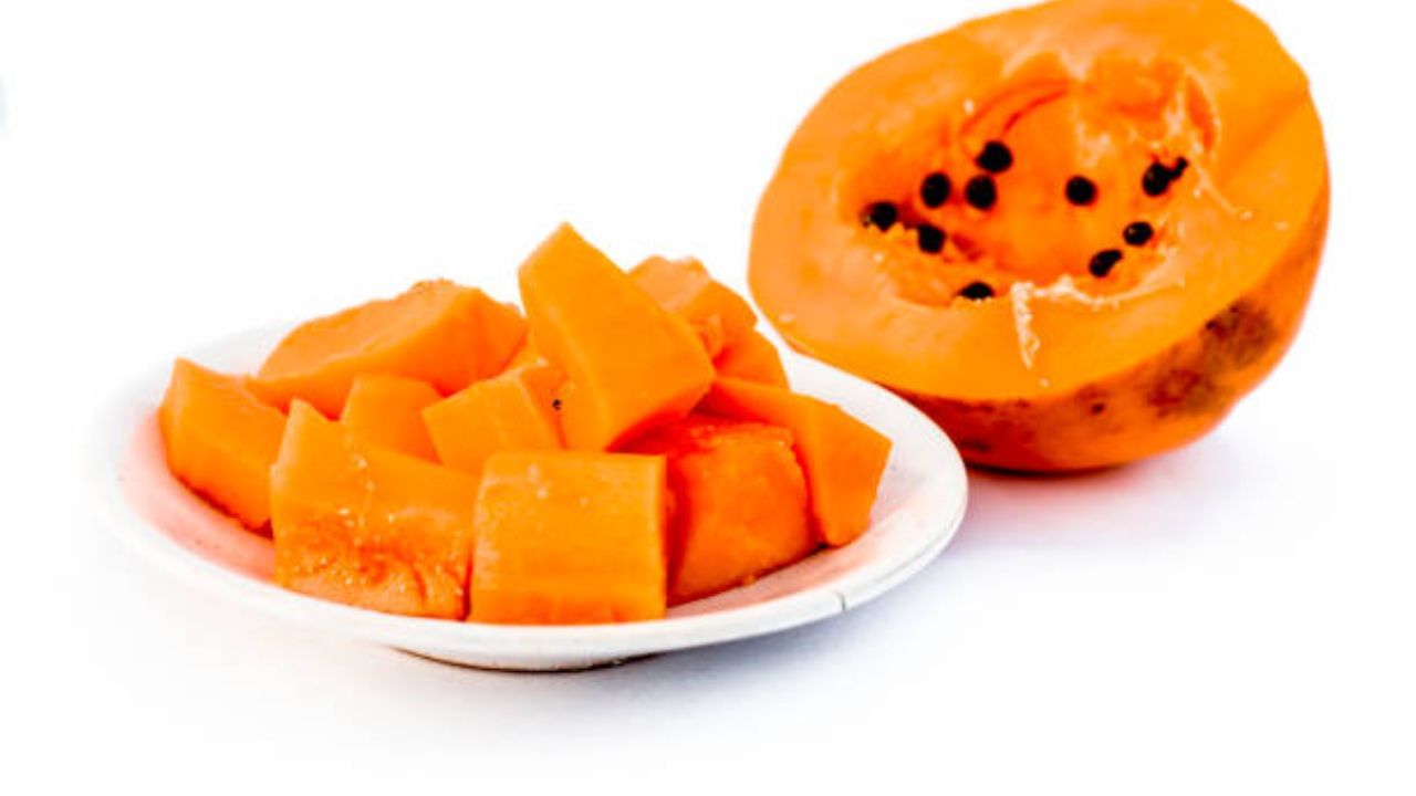 Papaya Gel: খরচা করে ফেসিয়াল নয়, এই ফলের জেল দিয়ে মালিশ করলেই ঝকঝক করবে মুখ