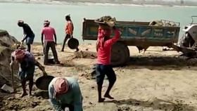 Maldah: ফুলাহার নদীতে অবাধে মাটি পাচার, হাতেনাতে ধরা পড়লেন ২ তৃণমূল কর্মী Maldah: ফুলাহার নদীতে অবাধে মাটি পাচার, হাতেনাতে ধরা পড়লেন ২ তৃণমূল কর্মী