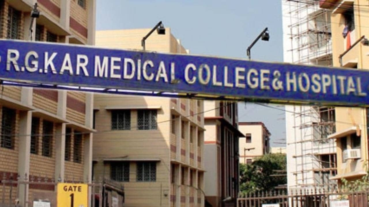 RG Kar Molestation Case: আর জি করে শ্লীলতাহানি কাণ্ডে অভিযুক্ত চিকিৎসক পড়ুয়াদের এখনই সাসপেন্ড নয়: হাইকোর্ট