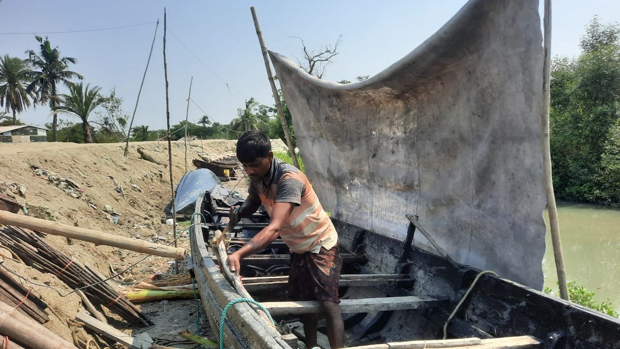 Sundarban: বুধেই তৈরি হতে পারে মোখা, বিপদ মোকাবিলায় নৌকা বাঁধার কাজ শুরু সুন্দরবনে