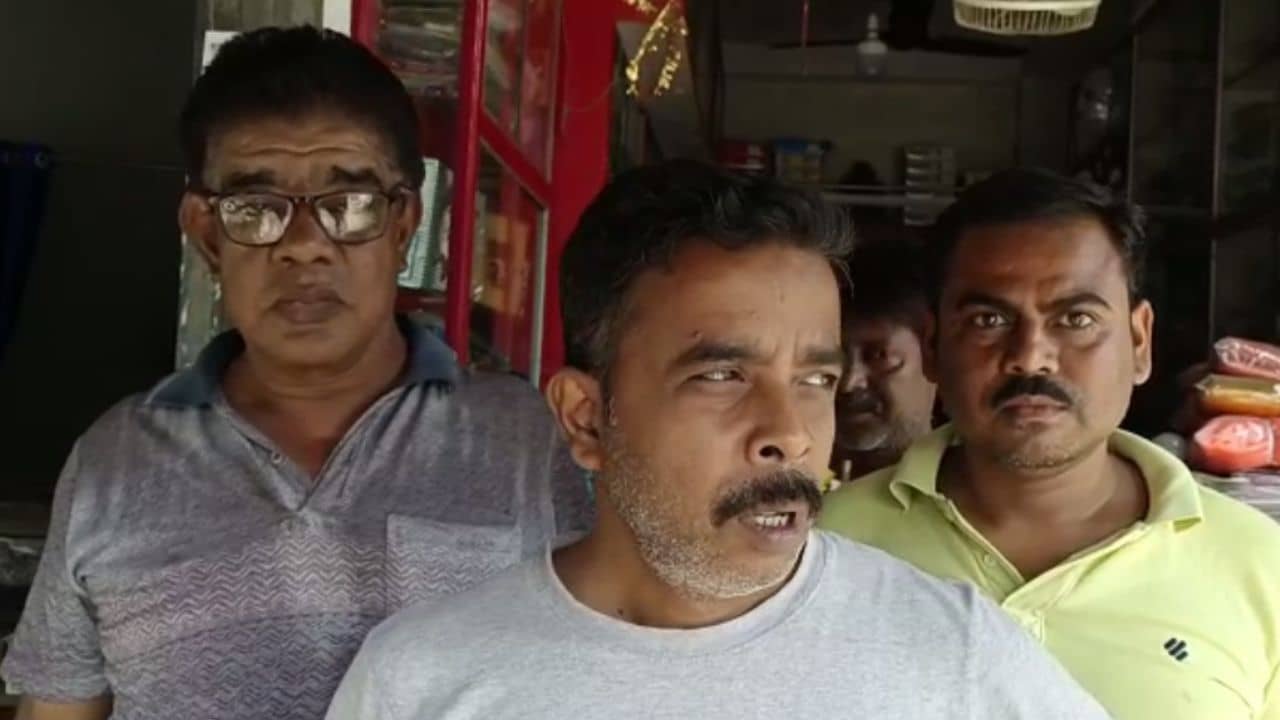 Bhangar Bus-stand: বাসস্ট্যান্ডে ছড়িয়ে ছিটিয়ে রক্ত, সঙ্গে পায়ের ছাপ, হাড়হিম ঘটনা