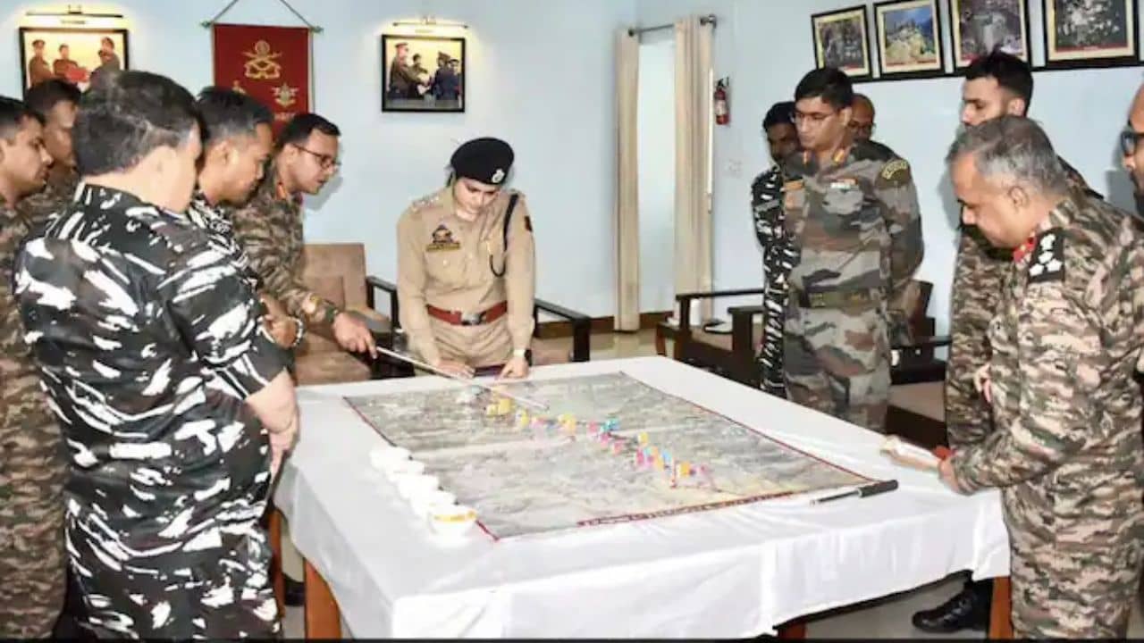 G20 Meeting in Kashmir: জি২০ বৈঠকের আগে জম্মু-শ্রীনগর জাতীয় সড়কে নিরাপত্তা পর্যালোচনা সেনার